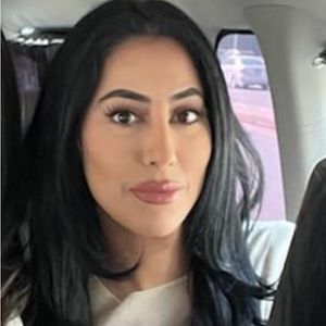 Meet your Posher, Lina